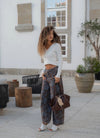 Calça Jeans com Bordados GOA GOA