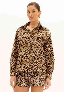  Camisa Animal Print C/ Bolso LANÇA PERFUME