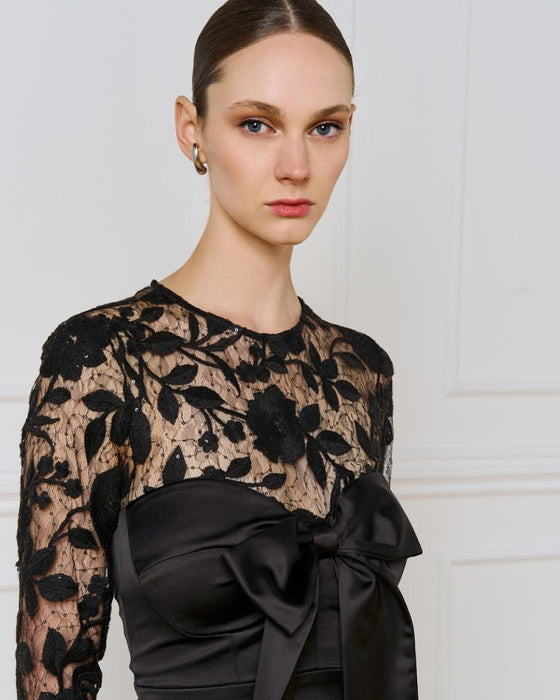 Blusa Renda e Laço ACCESS