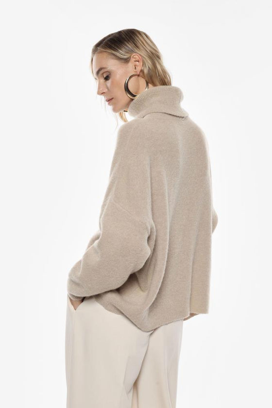 Camisola Gola Alta Oversized IMPERIAL