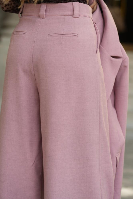 Calças Largas com Pinças SAHOCO